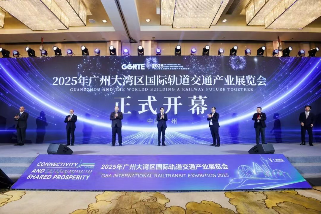 k8·凯发机器人首次亮相轨交展，广州地铁展位成打卡点